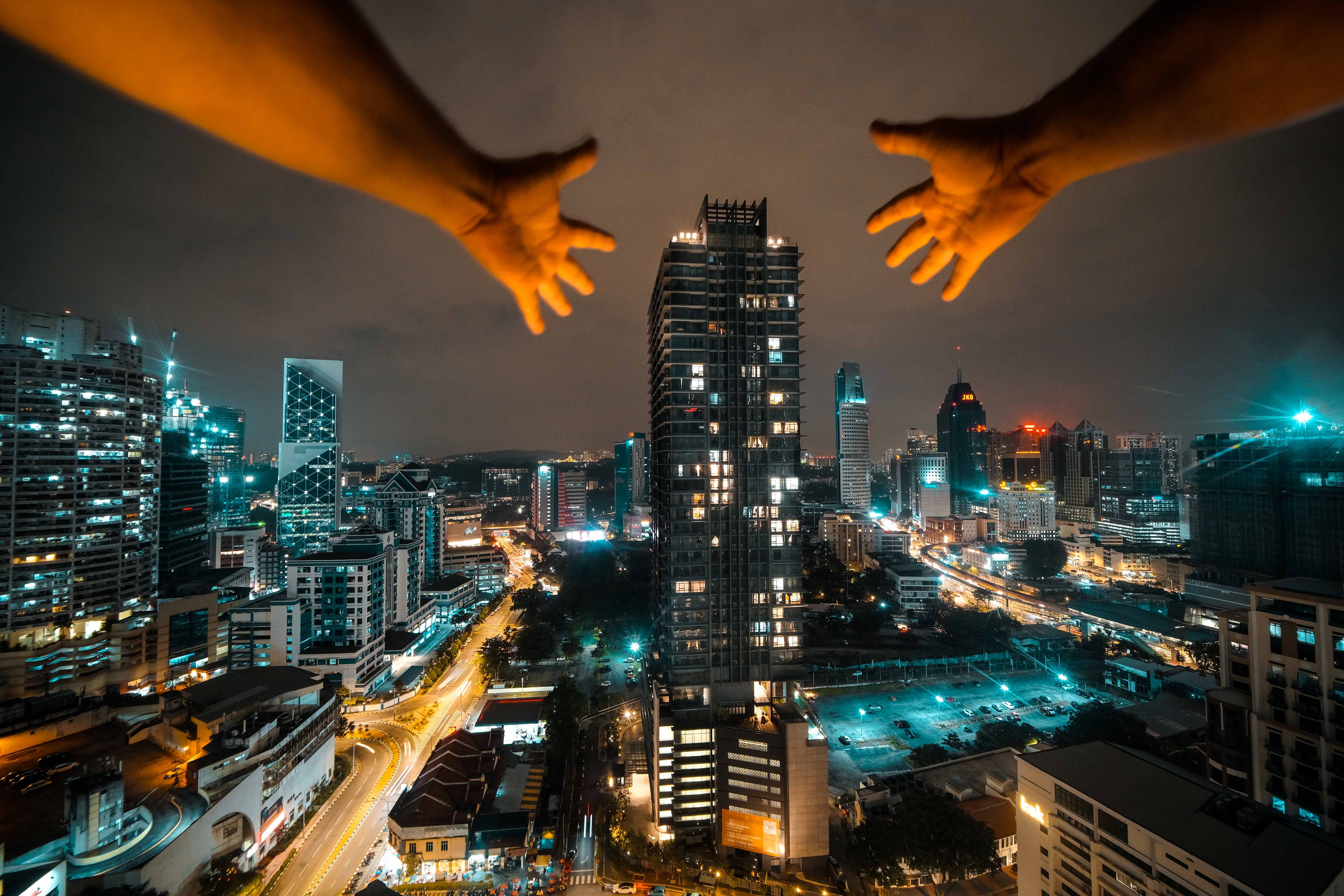 Джакарта: Борьба с затоплениями и устойчивое строительство